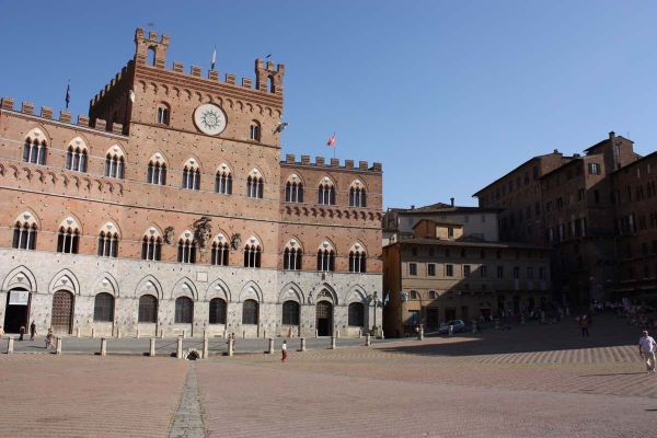 siena-piazza-del-campo-35E207B39-497C-AD33-DB6F-84C5B7C7FF2D.jpg