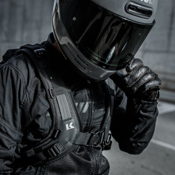 kriega-r16-harness-close4A561F9F-39E6-BE25-AEC3-E9437AB36D9A.jpg