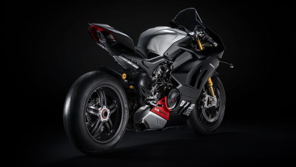 panigale-v4-sp2-04-studio-gallery-1920x108019CFCE80-B90F-C37D-345B-7C87D1F95C6A.jpg