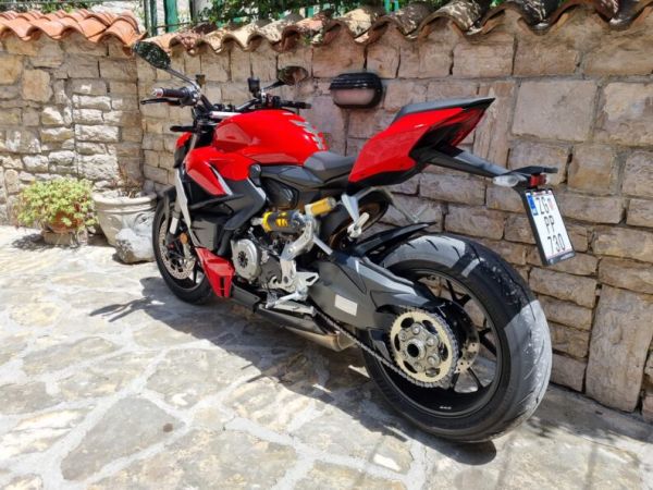 ducati-streetfighter-v2-2104AE3F4-3827-EBC8-439C-3696215C7331.jpg