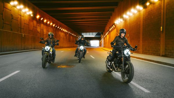 scrambler-nightshift-next-gen-riding-gallery-dinamica-1920x1080-04BE683BFF-C686-68D0-81E4-7A594768178C.jpg