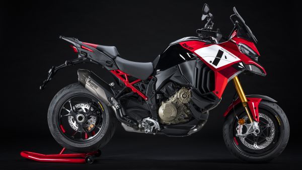 ducati-mts-v21n-08-gallery-studio-1920x108091044034-B3A5-DF0D-F6B8-791A727DF462.jpg