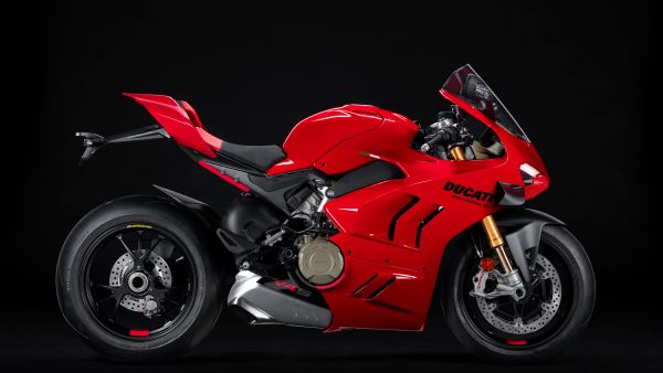 panigale-my22-studio-41-gallery-1920x10805DBCA993-1790-84B2-3314-DA84701C56D9.jpg